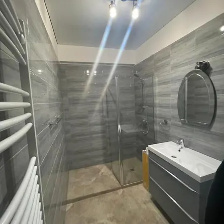 Studio Sau Garsoniera 50 Mp In Mamaia Nord Prima Linie Pe Plaja La Stefan Building Năvodari